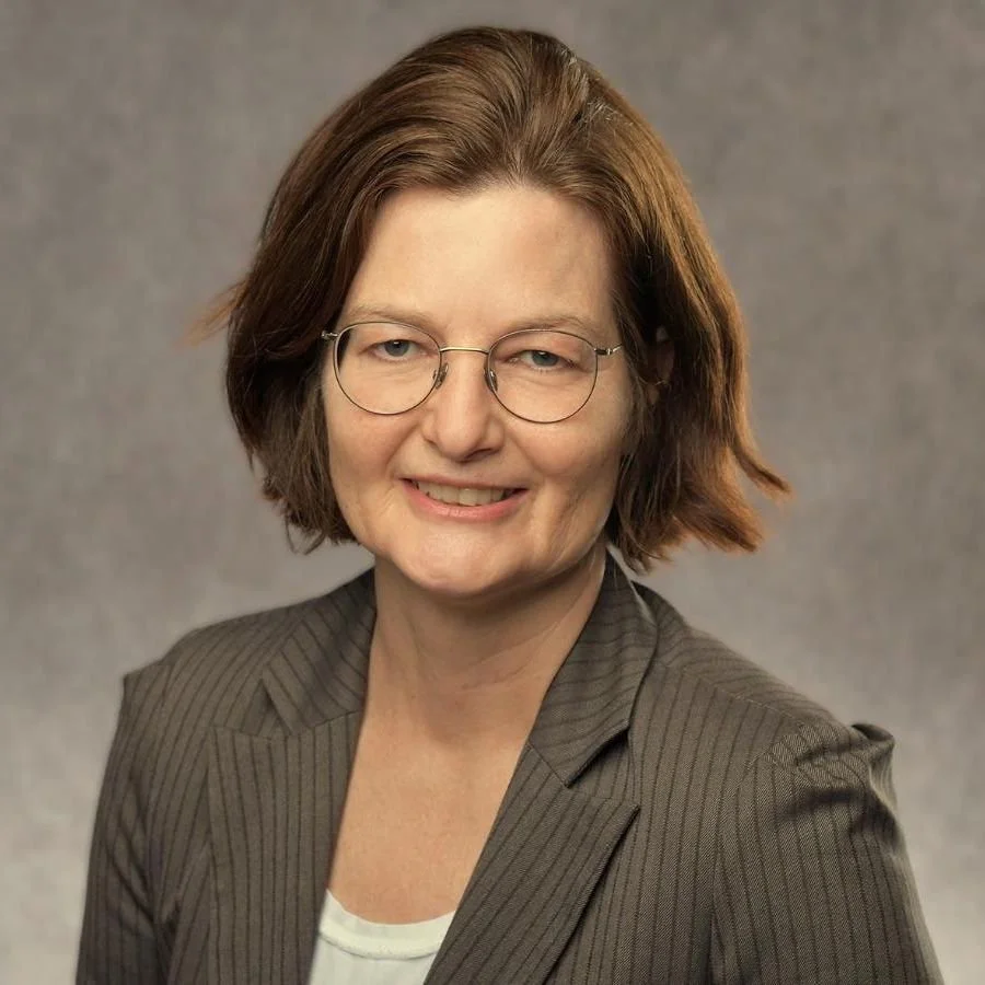 Porträt von Sabine Schrimpf