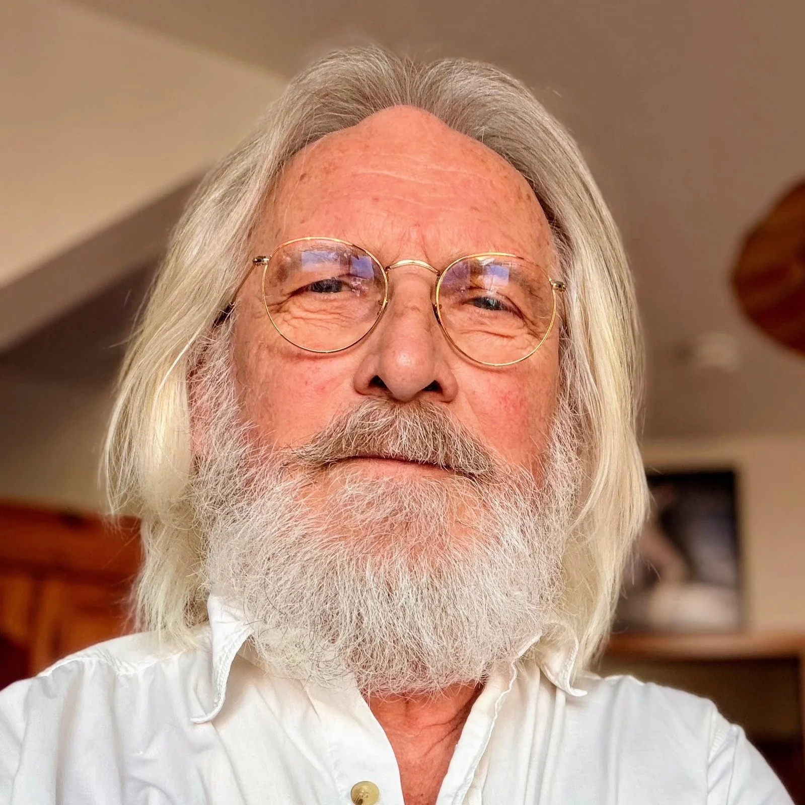 Porträt von Dr. Klaus Mucha